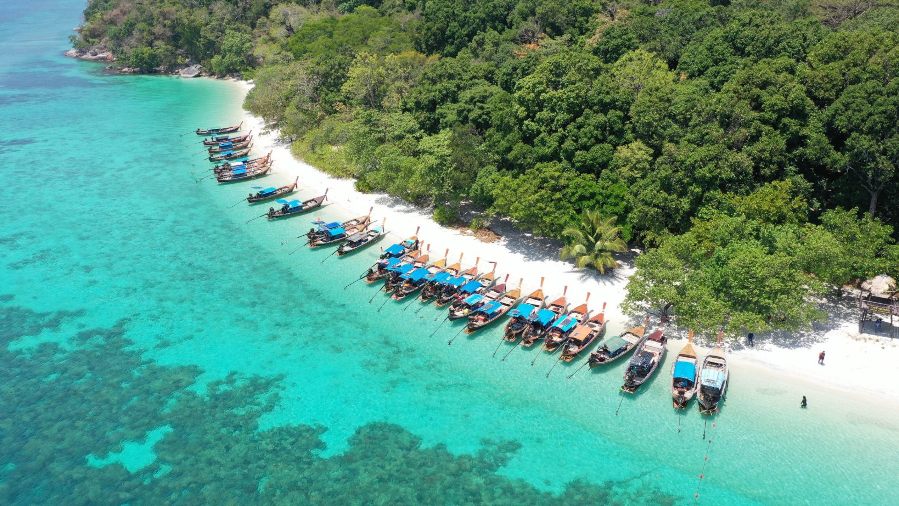 You are currently viewing Koh Lipe, Thailand: The Offbeat Island Where I Watched the Best Sunset of My Life
